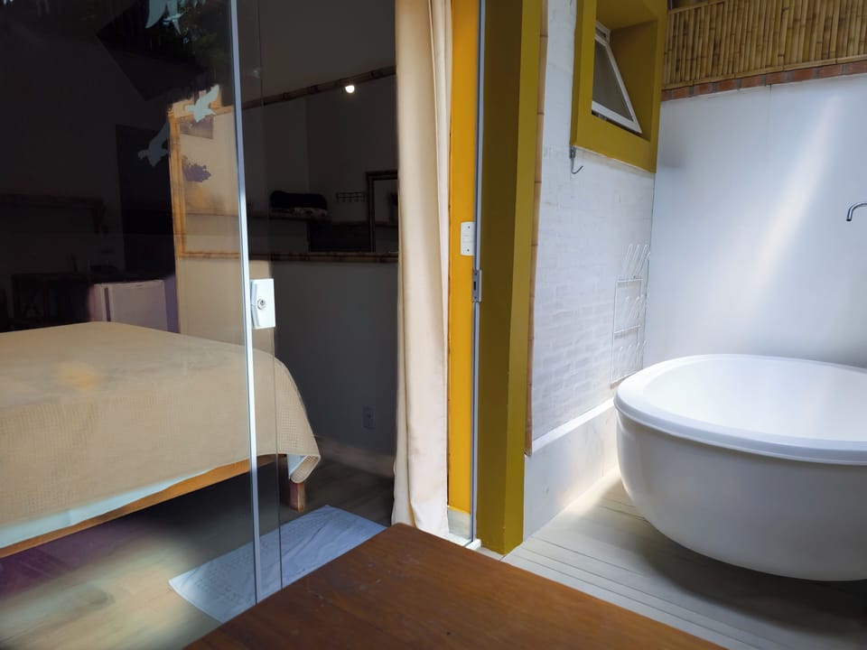 Comfort Suite, Hot Tub, Ground Floor | Hypo-allergenic bedding, individually decorated, individually furnished