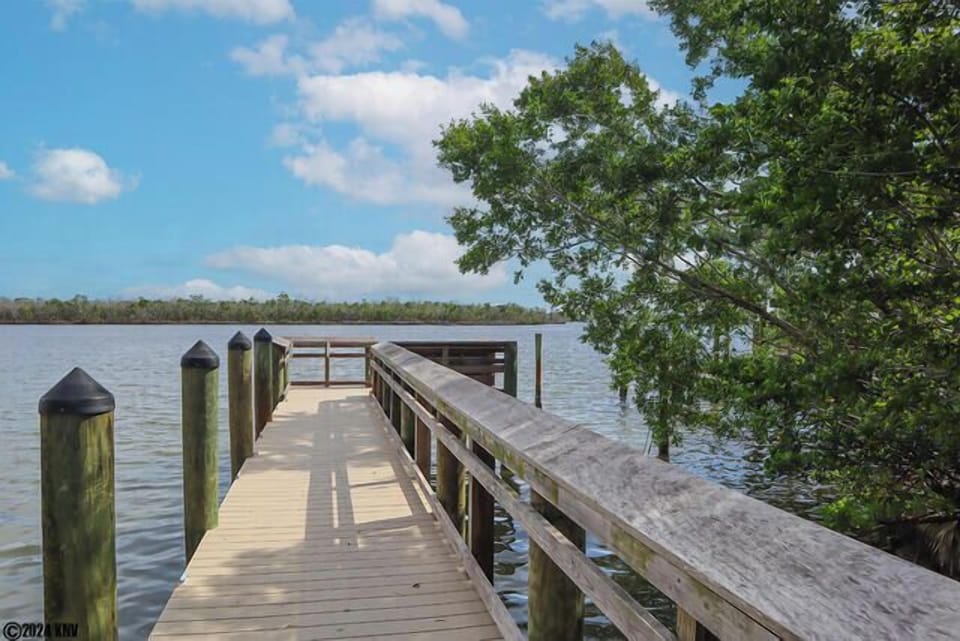 Bayside or Beachside...Fort Myers Beach offers sun-filled days.