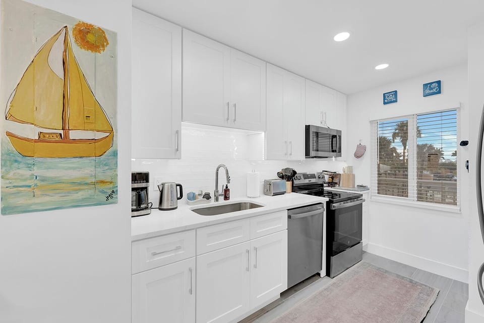 Gorgeous remodeled Kitchen has brand new everything and is fully equipped