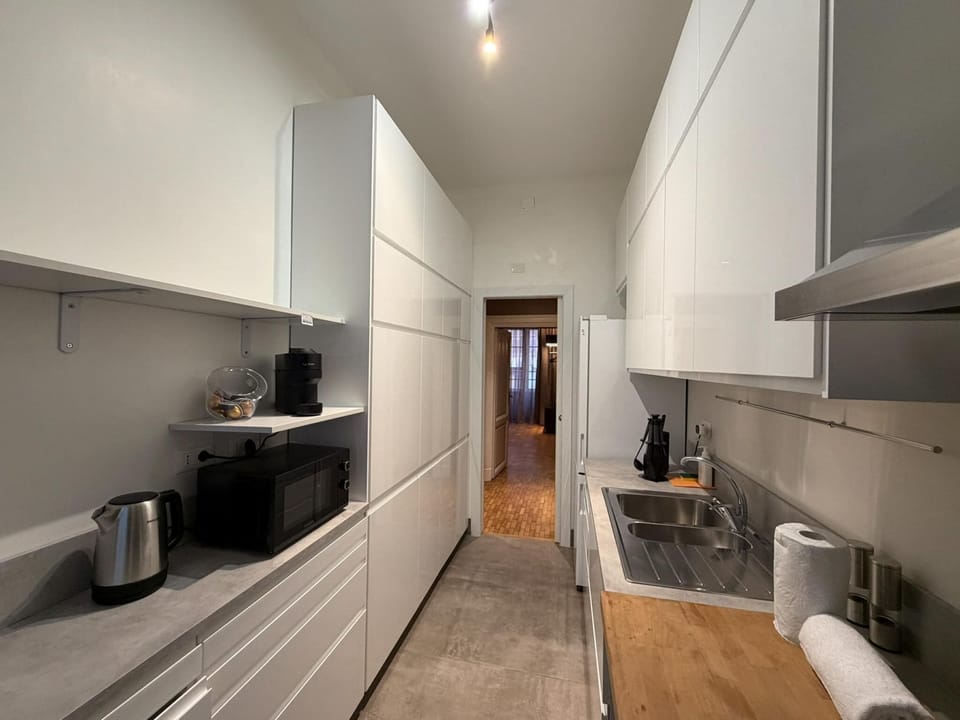 Apartment (6 Bedrooms) | Private kitchen | Fridge, microwave, dishwasher, espresso maker