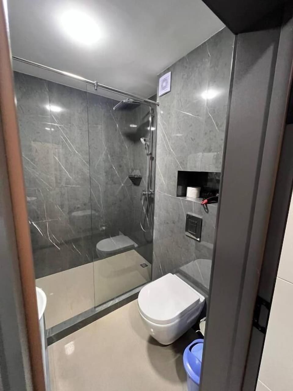 Twin Room, Balcony, Garden View | Bathroom | Shower, hair dryer, slippers, towels
