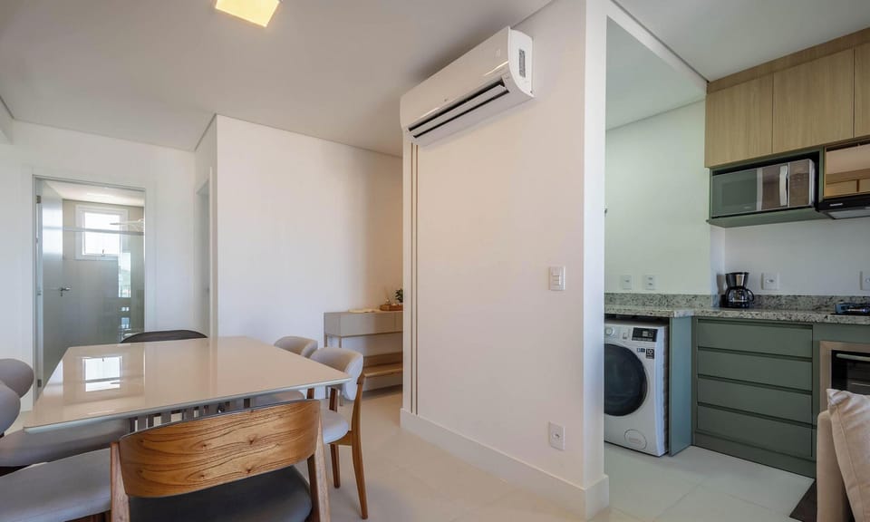 Basic Apartment | Dining