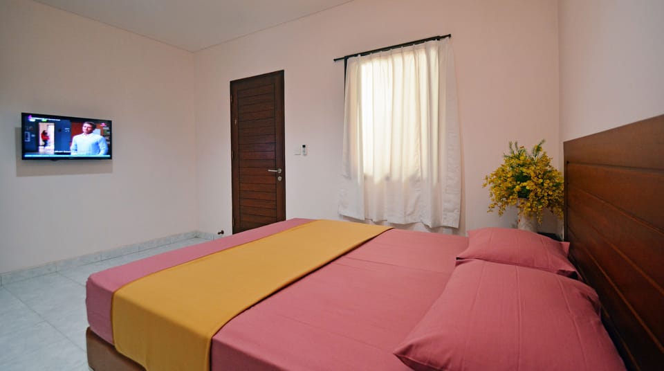 Standard Room | Desk, free WiFi, bed sheets