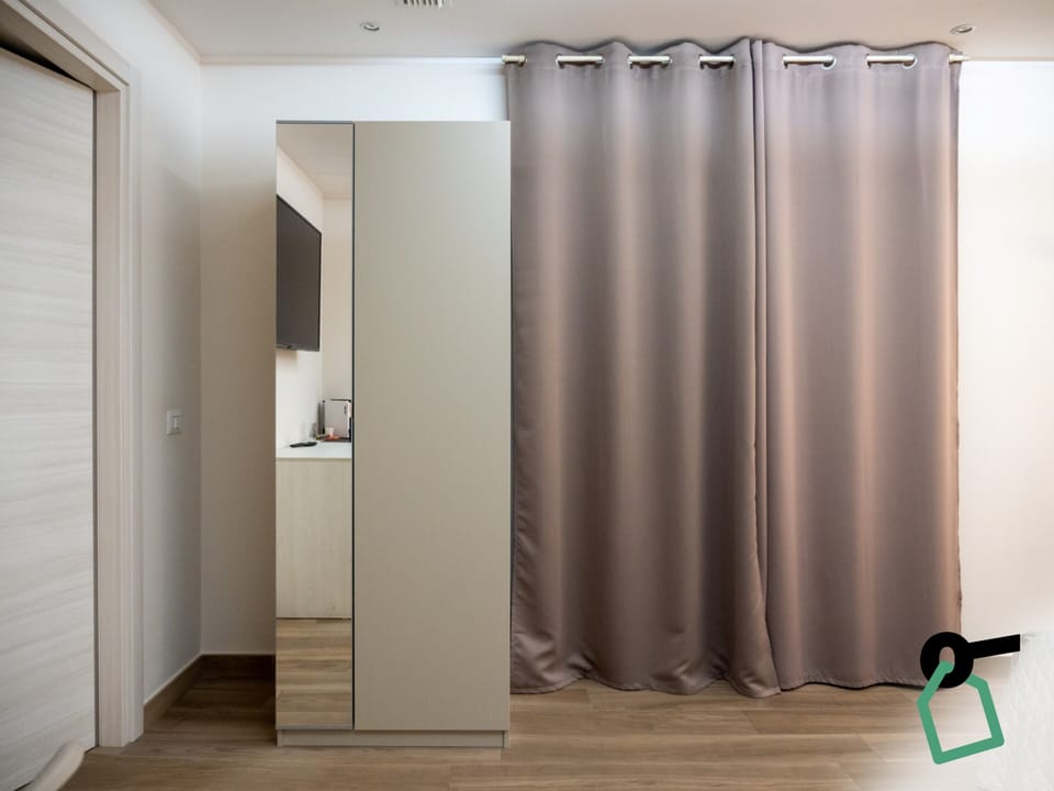 Superior Double Room | Wardrobe
