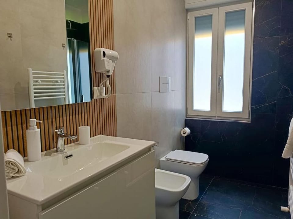 Double Room, City View | Bathroom | Bidet