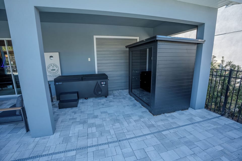 Sauna & Cold Plunge