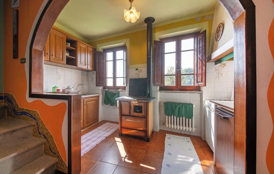 House, Patio, Garden View | Private kitchen | Fridge, microwave, oven, stovetop