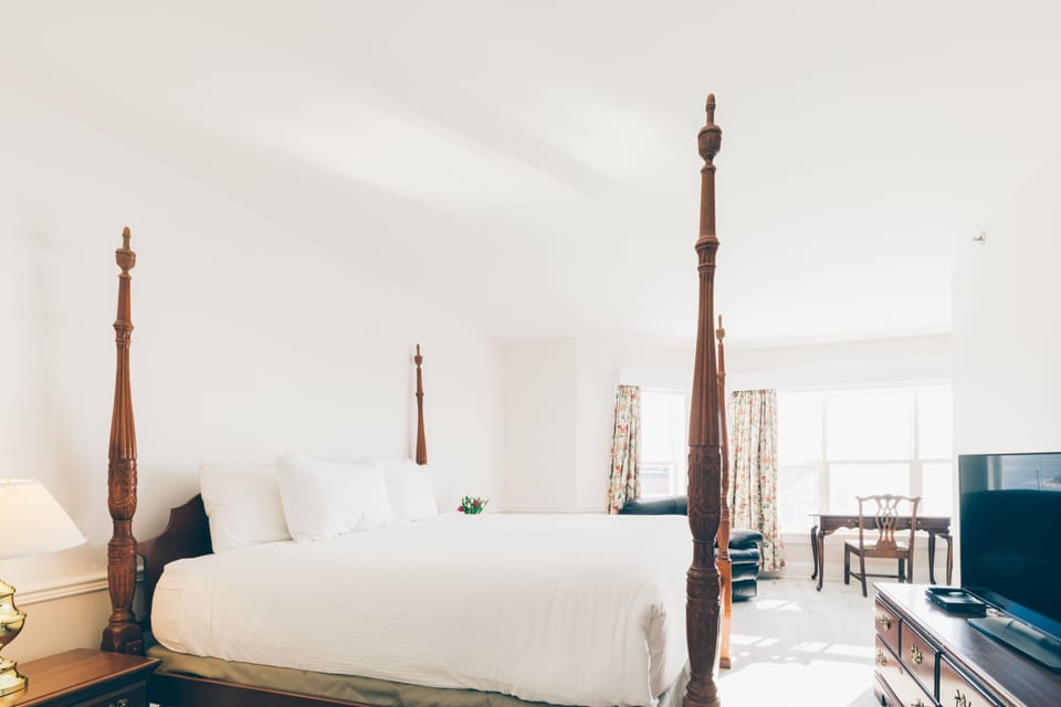 Executive Suite, 1 King Bed, Harbor View | Minibar, desk, iron/ironing board, free WiFi