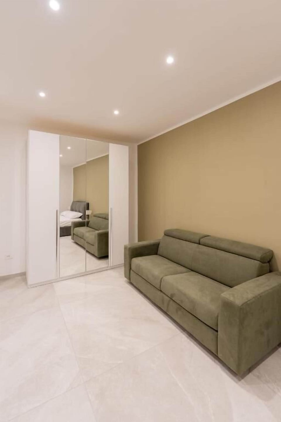 Deluxe Quadruple Room | Interior