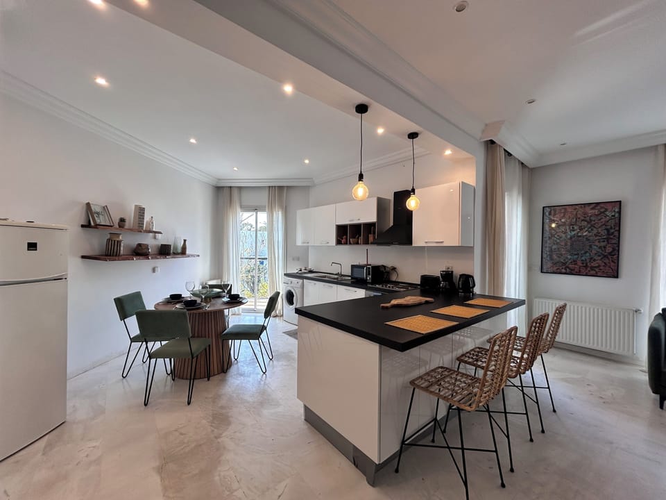 Apartment, 2 Bedrooms, Smoking, Balcony | Dining room