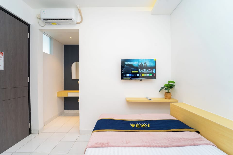 Executive Single Room | Desk, laptop workspace, free WiFi, bed sheets