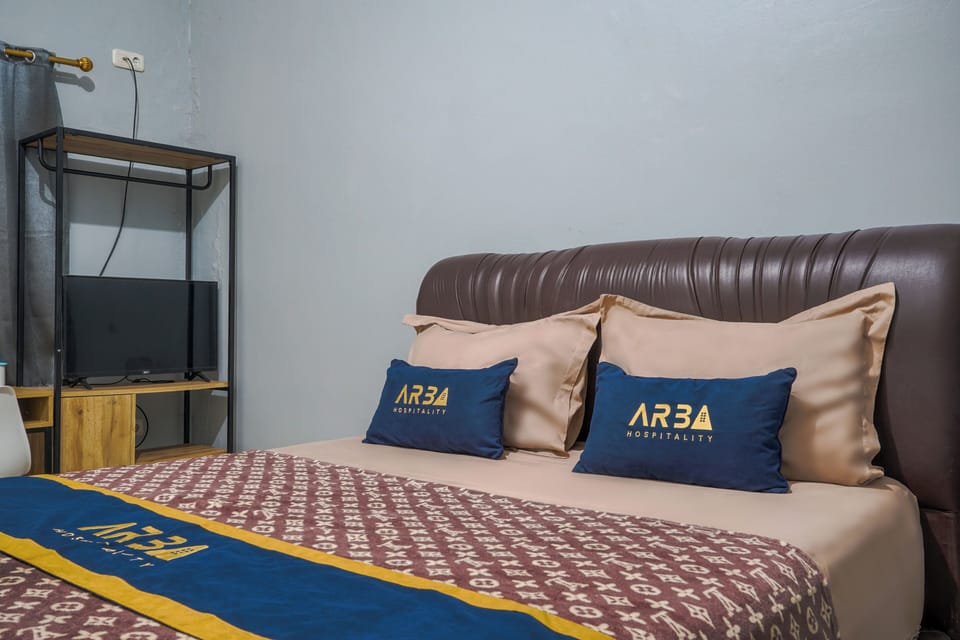 Executive Double Room | Desk, free WiFi