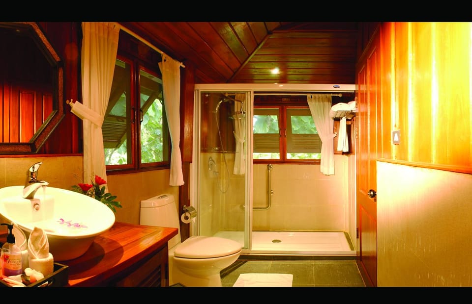 Thai Villa - 3 Bedrooms | Bathroom | Free toiletries, hair dryer, slippers, towels