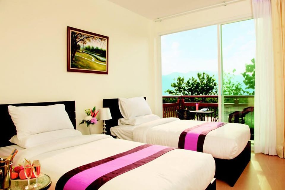 Economy Deluxe Room | Minibar, desk, rollaway beds, free WiFi