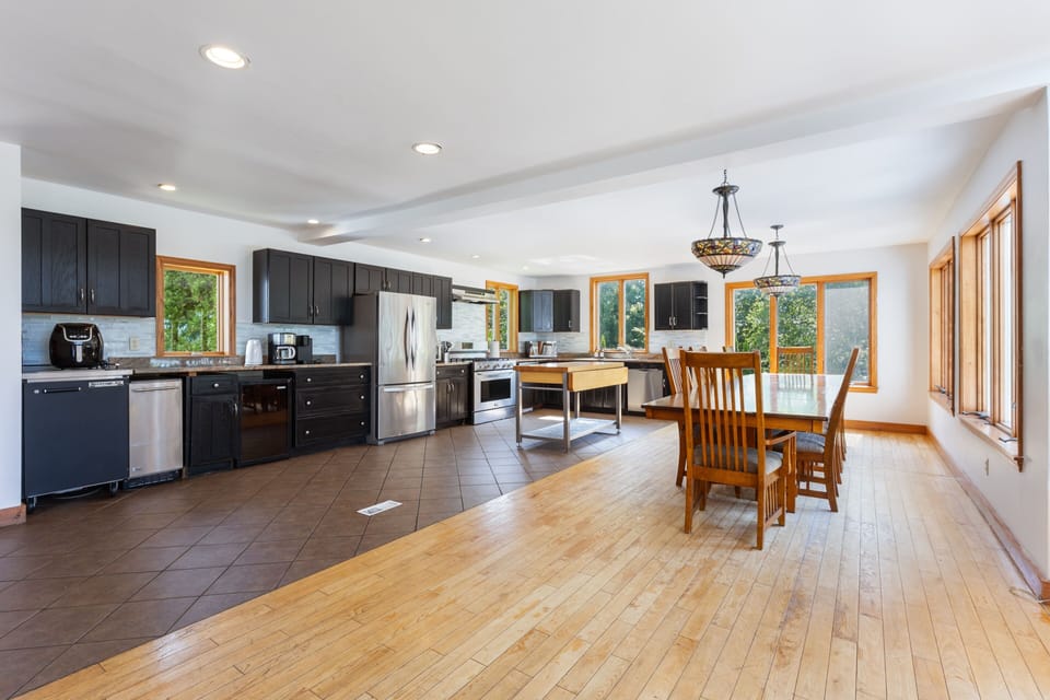 Indoors, Floor, Flooring, Hardwood, Architecture