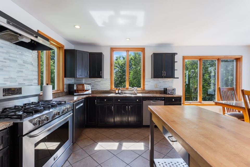 Indoors, Kitchen, Cooktop, Chair, Furniture