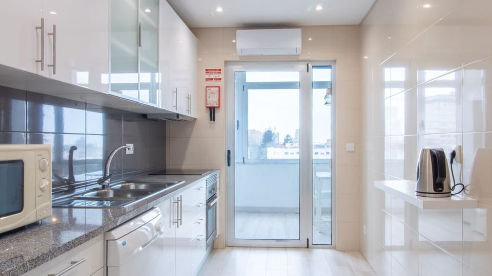 A fully equipped, modern kitchen designed for effortless cooking and comfortable everyday living.

#ModernKitchen #FullyEquipped #EasyLiving #LovelyStay
