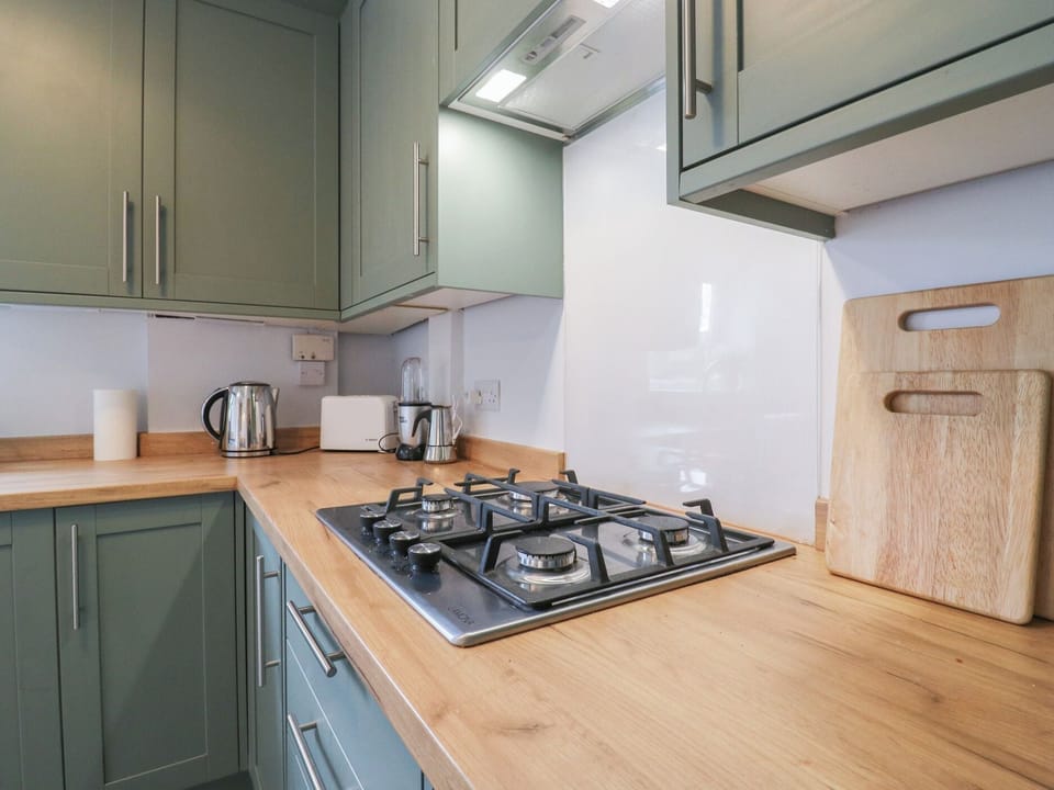 Cookware/dishes/utensils