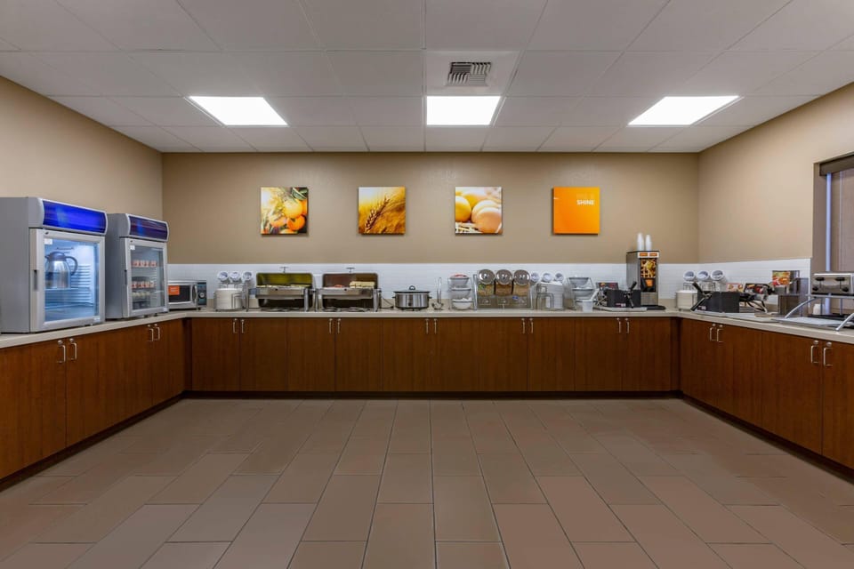 Free daily continental breakfast