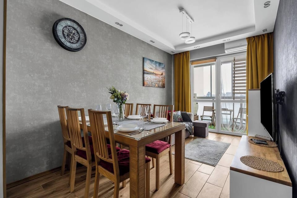 Two Bedrooms Apartment with Parking, Private Loggia and Air Conditioning | Book Now with RENTUJEMY.COM