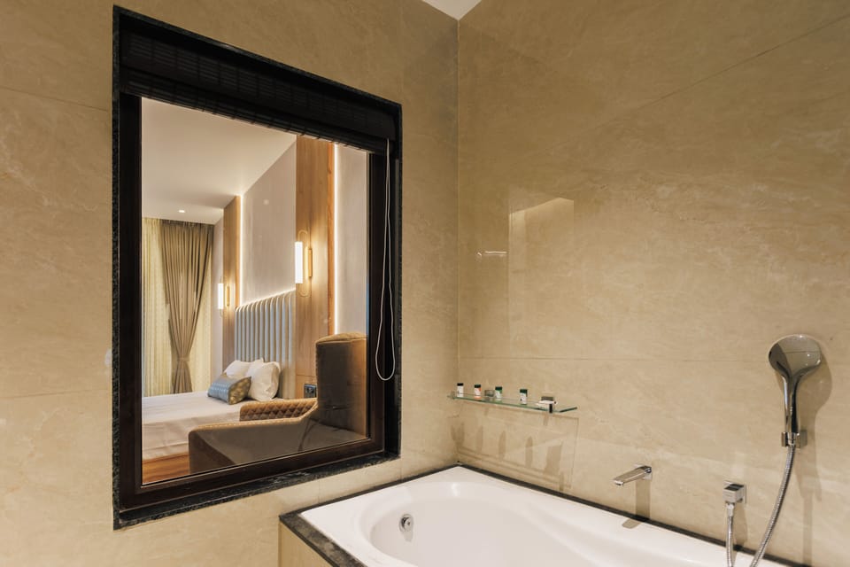 Premier Double Room, Balcony, Valley View | Deep soaking bathtub
