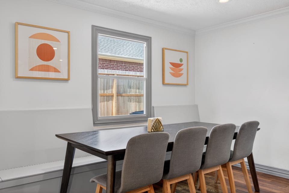 Dining Room - Serene Stay