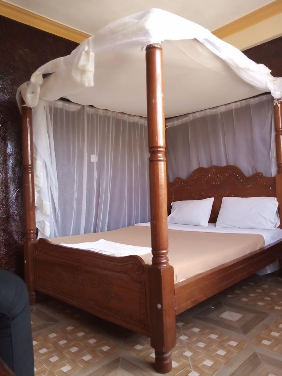 Deluxe Single Room | Free WiFi, bed sheets