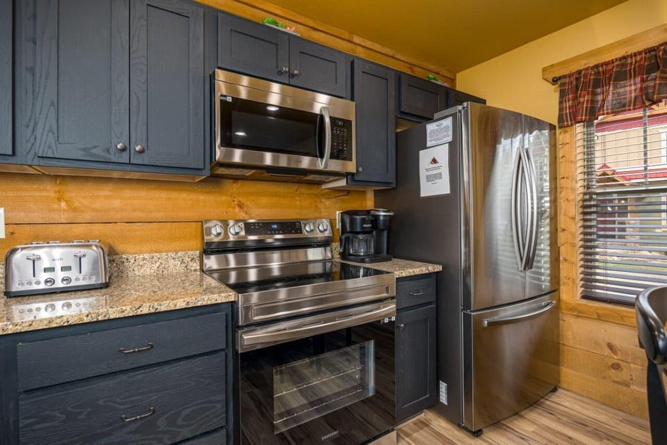 Chalet, Multiple Beds, Pool Access, Mountain View (A Time for Us) | Private kitchen