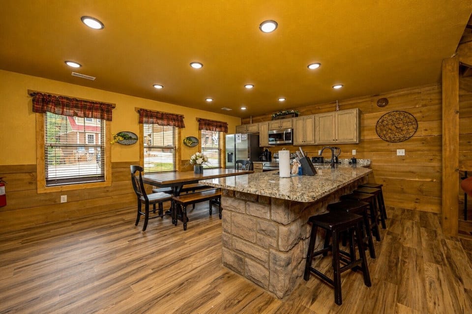 Chalet, Multiple Beds, Pool Access, Mountain View (Almost Heaven) | Private kitchen