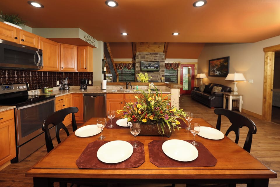 Chalet, Multiple Beds, Hot Tub, Mountain View (Misty Mountainside) | Private kitchen
