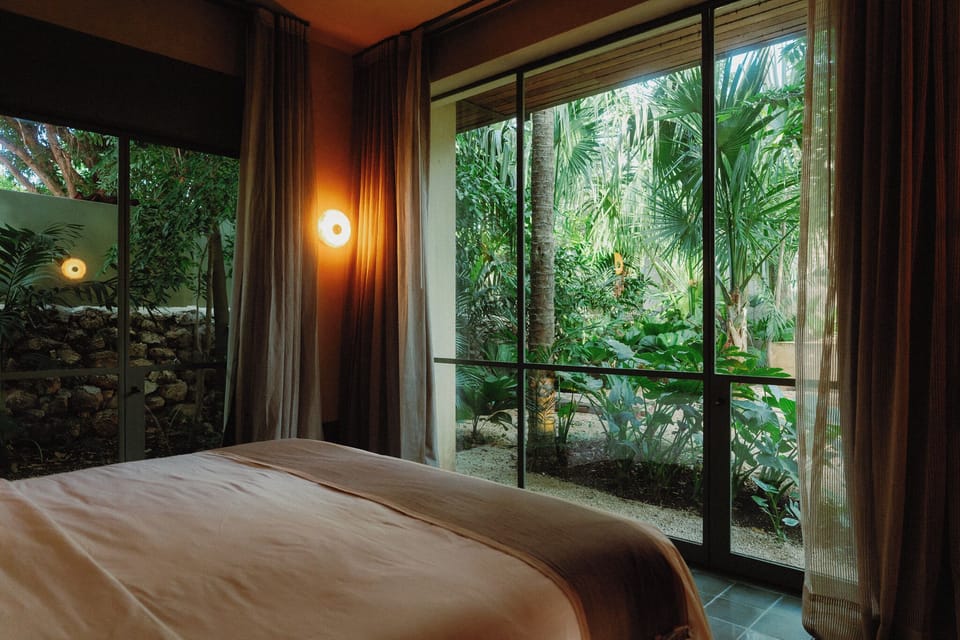 Romantic Tree House, Garden View | Premium bedding, in-room safe, desk, laptop workspace