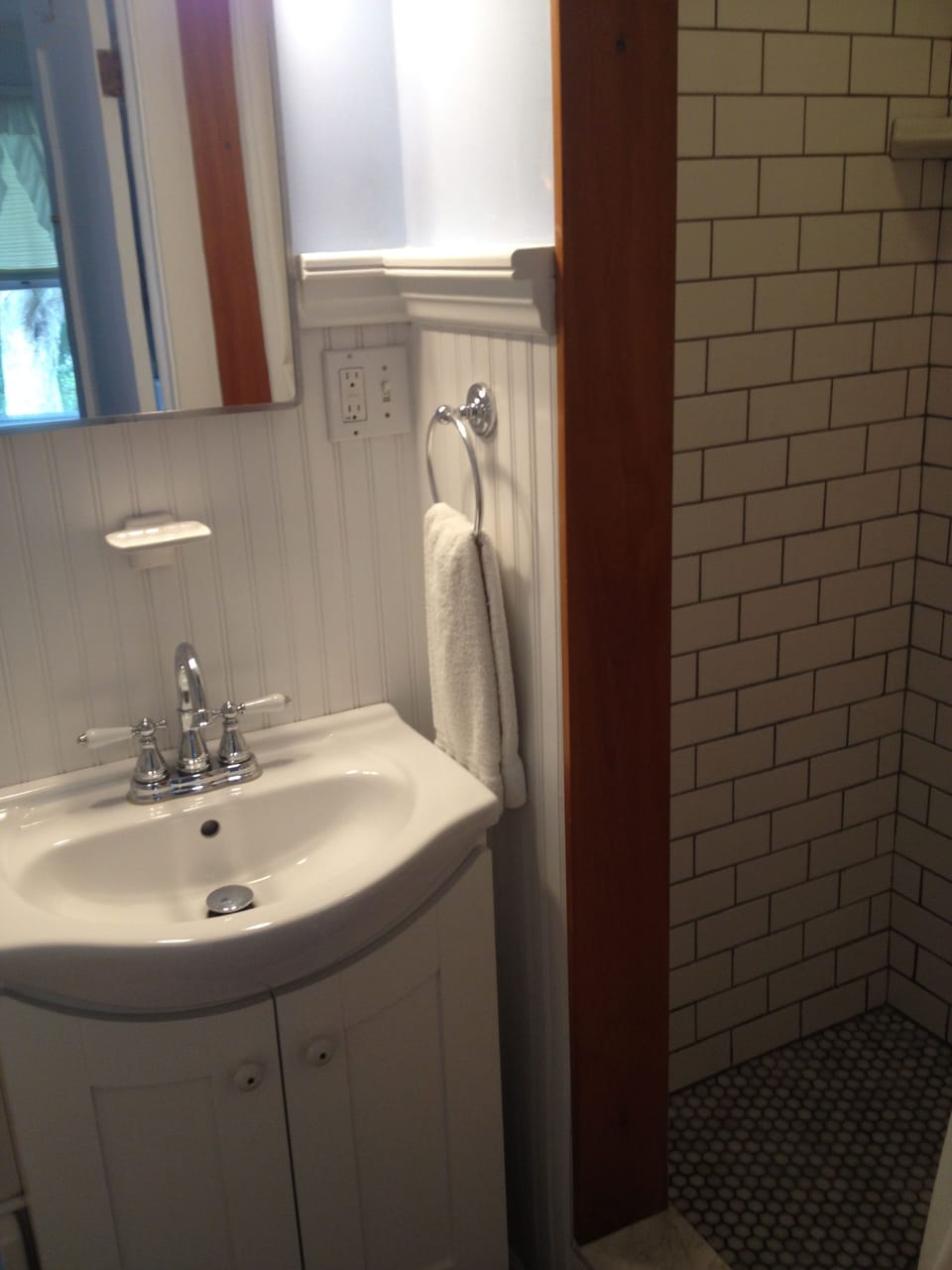 Suite, 1 Queen Bed, Bay View | Bathroom | Free toiletries, towels