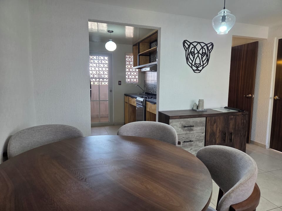 Basic Apartment, 2 Bedrooms | Dining