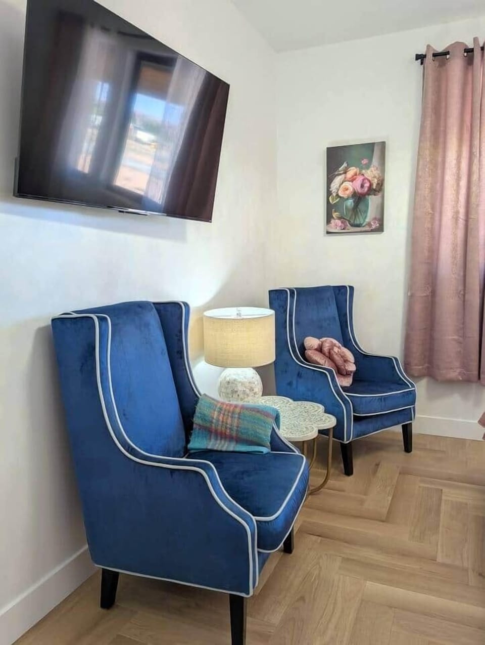 The pink room suite