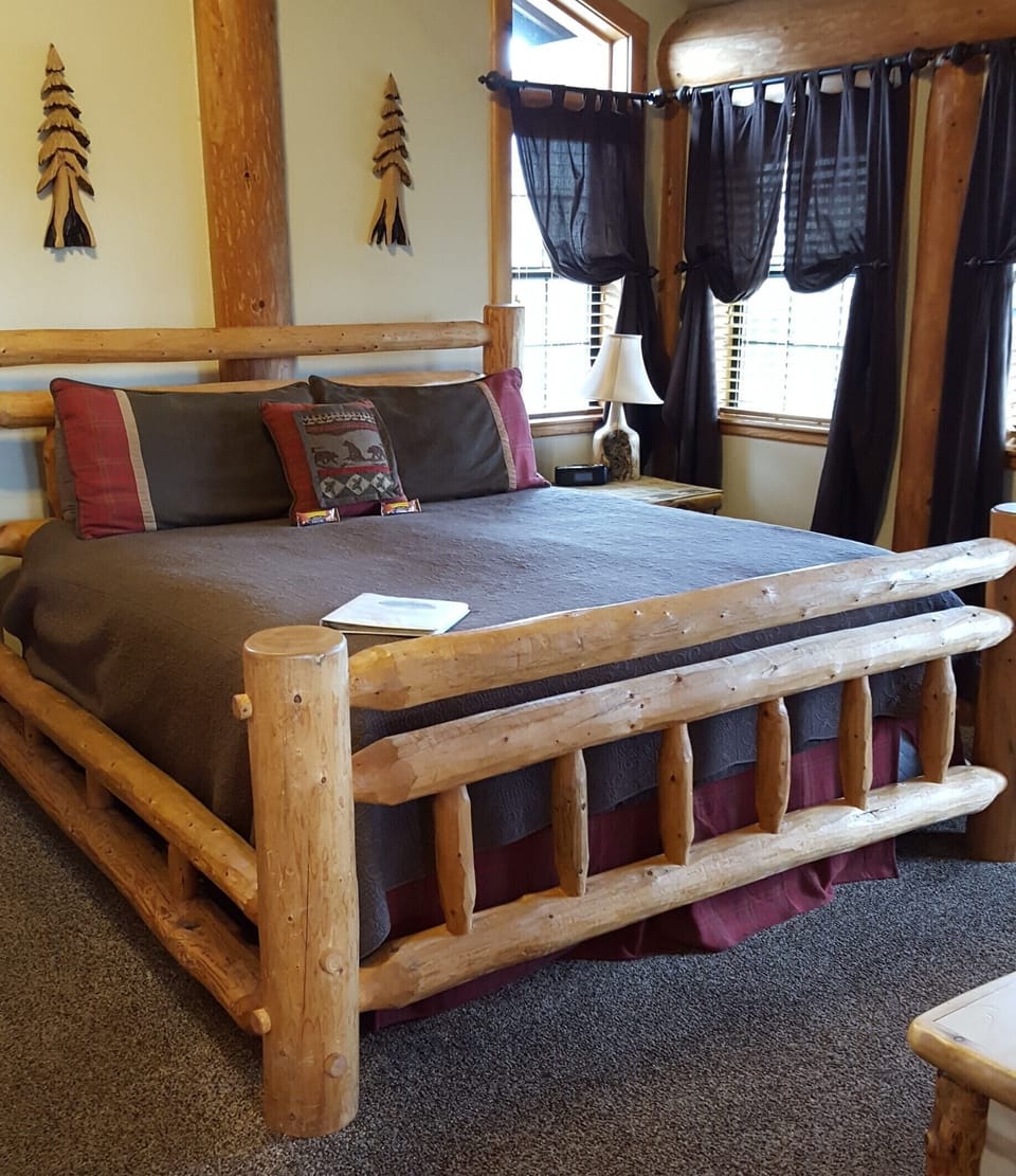 Double Room, 1 King Bed, Balcony | Blackout drapes, iron/ironing board, free WiFi