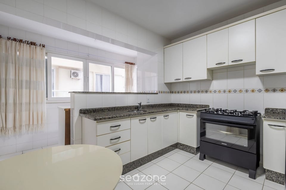 Basic Apartment | Private kitchen