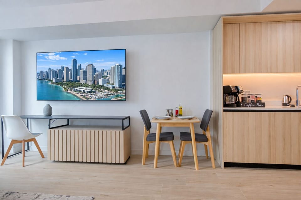 Stylish space with skyline views, perfect for relaxation or entertaining!