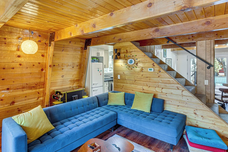 Living Room | Main Level