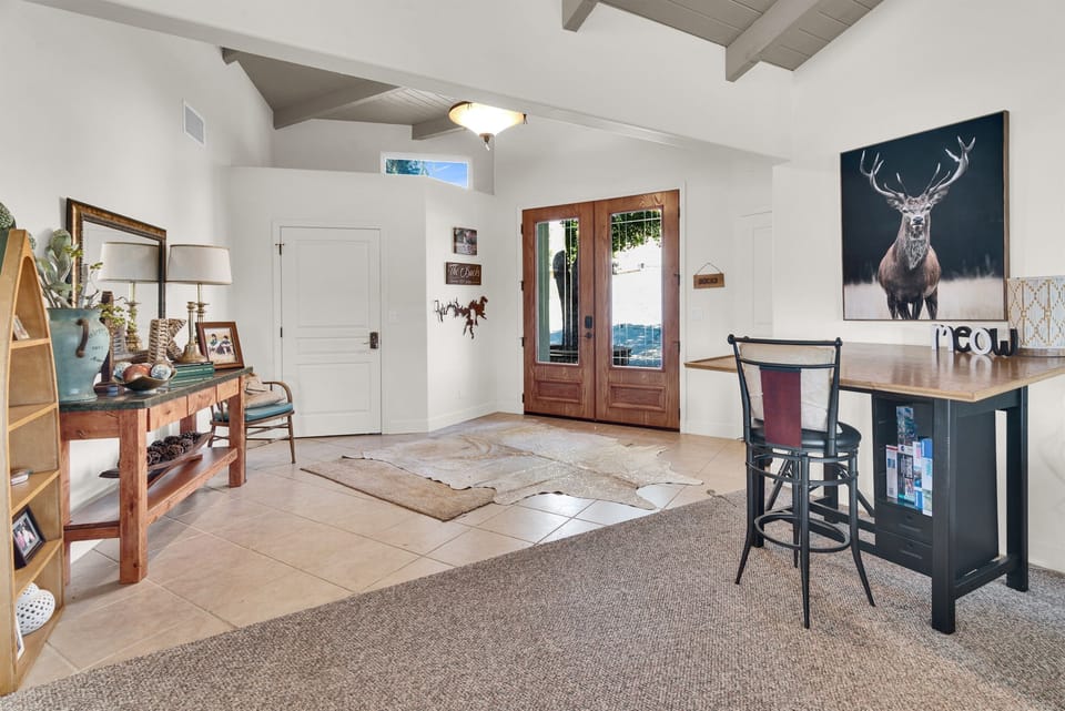 Oversized entry way