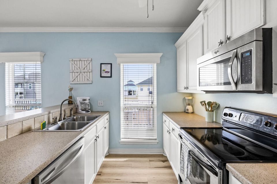 From snacks to feasts, this kitchen has you covered
