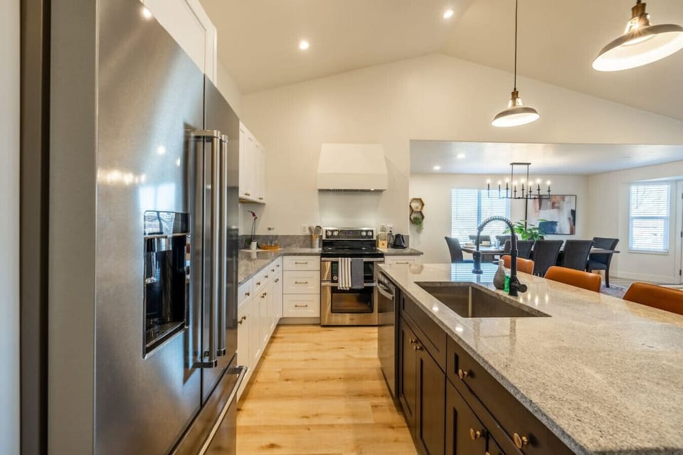 Spacious kitchen with modern finishes