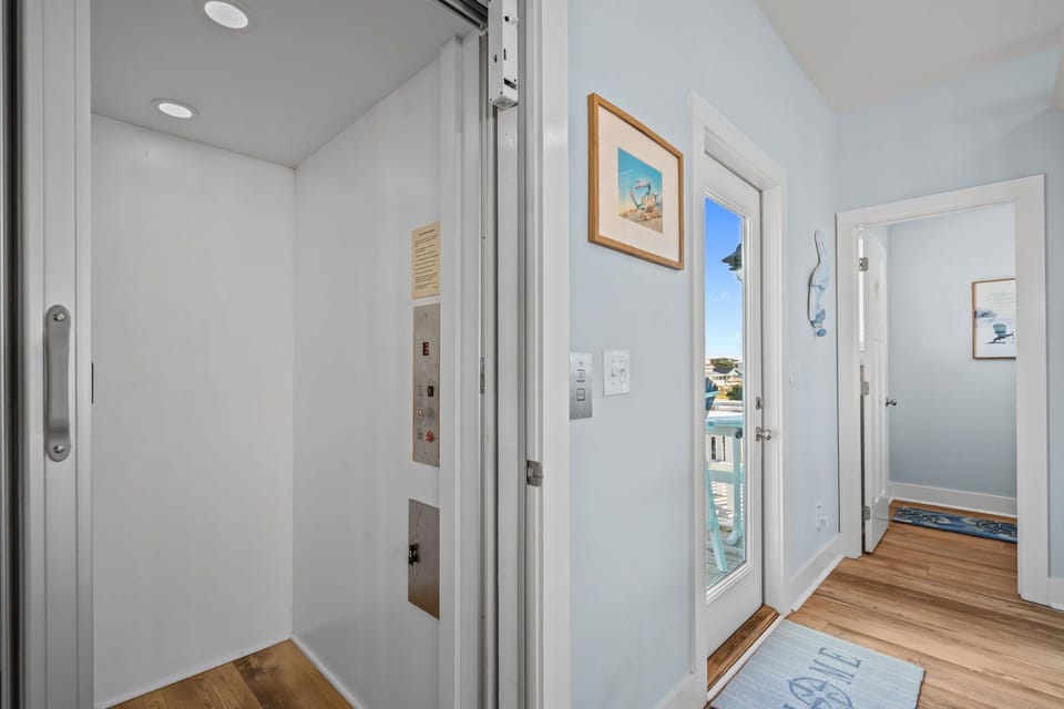 Elevator access from  top floor to garage
