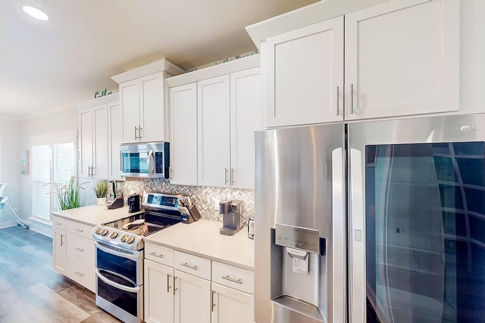 House, Multiple Beds (Turtle Beach Retreat) | Private kitchen