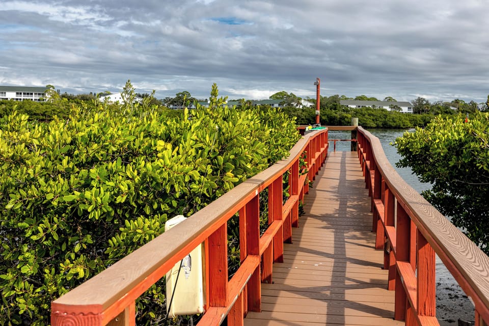 Long Dock with great Views!