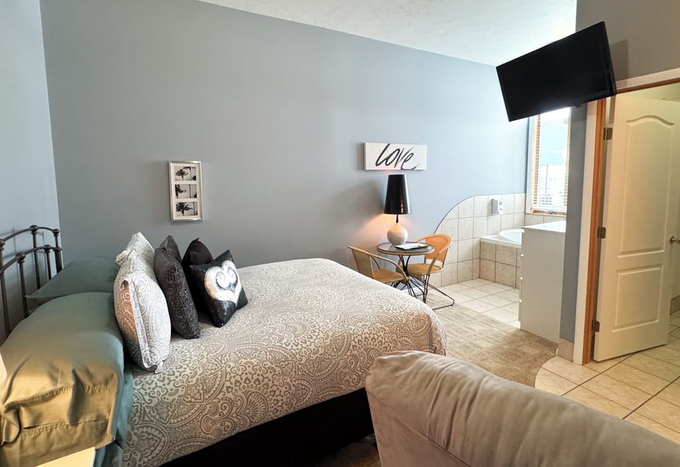 Room | Iron/ironing board, free WiFi