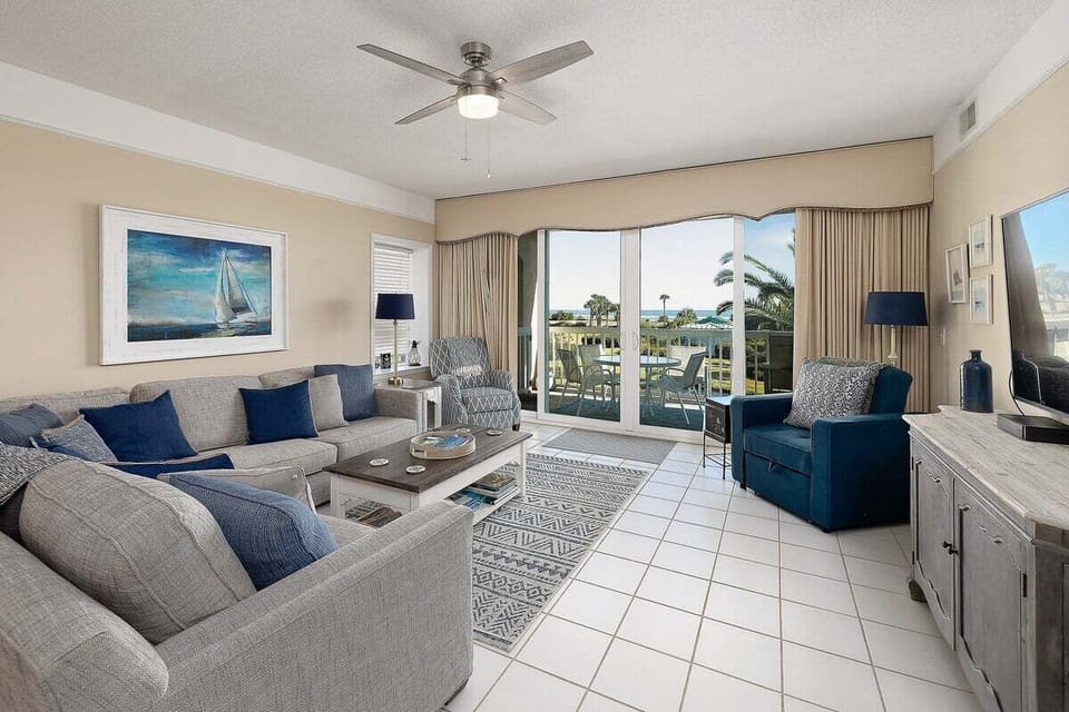 Saint Simons Grand 114 - Living Space Looks Out to Atlantic Ocean Views