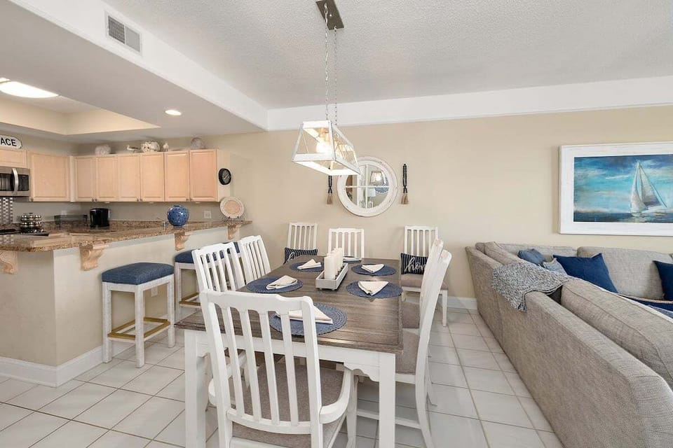 Saint Simons Grand 114 - Dining Space