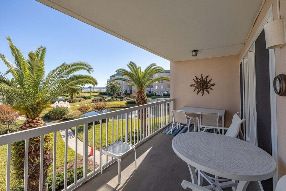 Saint Simons Grand 114 - Access the Courtyard from Your Balcony