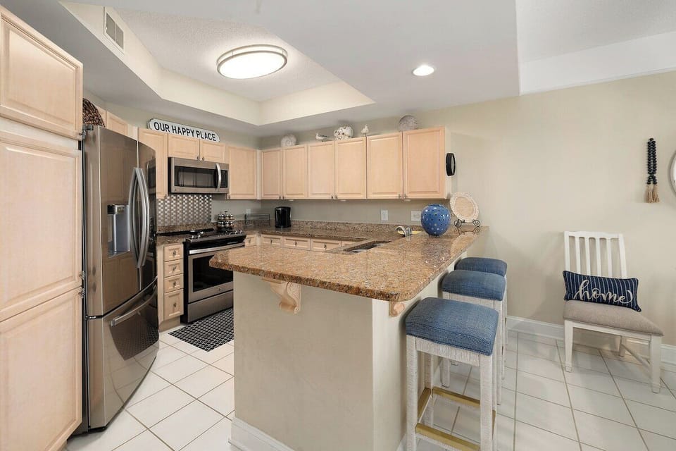 Saint Simons Grand 114 - Kitchen
