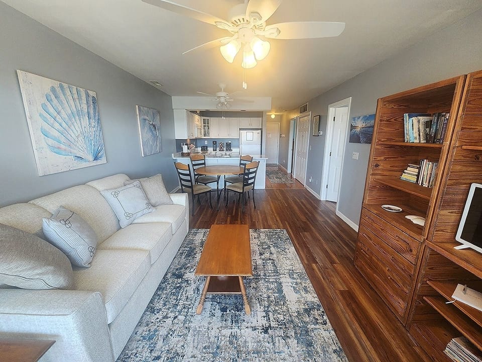 Cozy living and dining area